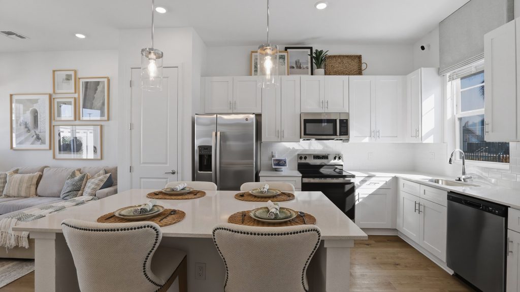 eat-in kitchen island